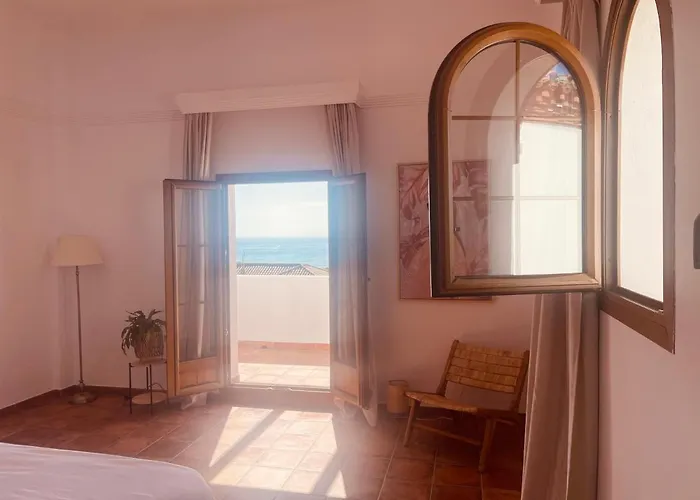 Sea View La *